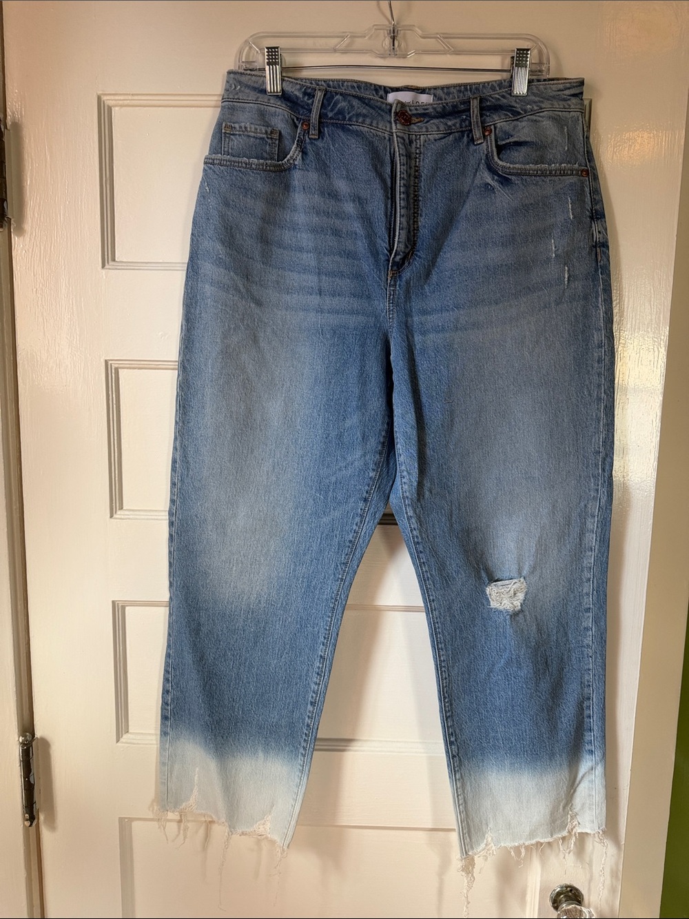 LOFT Special Edition Ombré Wash Distressed Crop Curvy Jeans